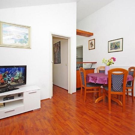 Apartments Mila - 2 bedrooms&free parking Makarska Buitenkant foto