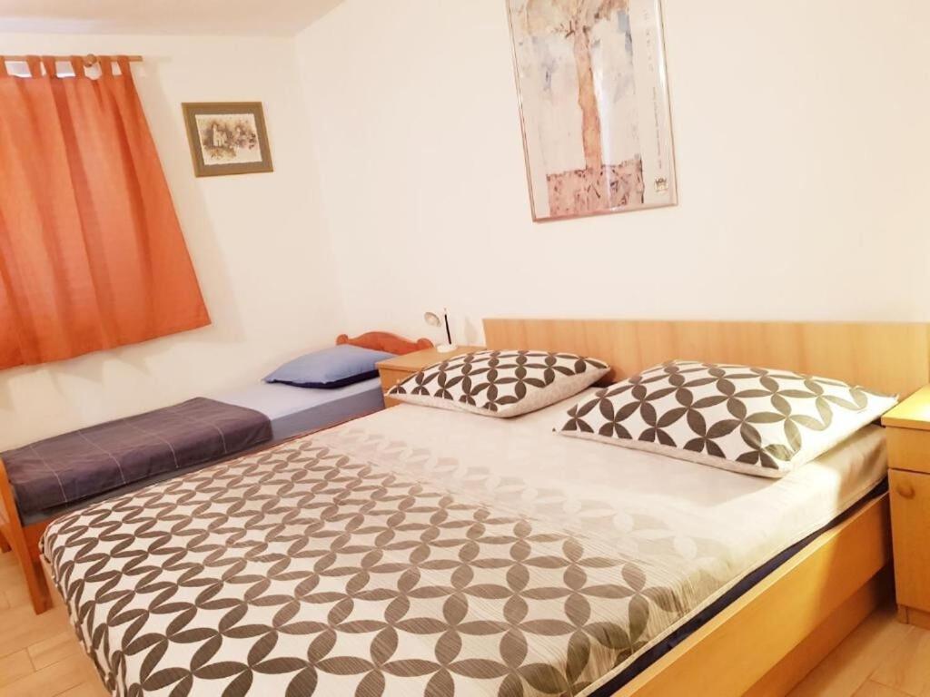 Apartments Mila - 2 bedrooms&free parking Makarska Buitenkant foto