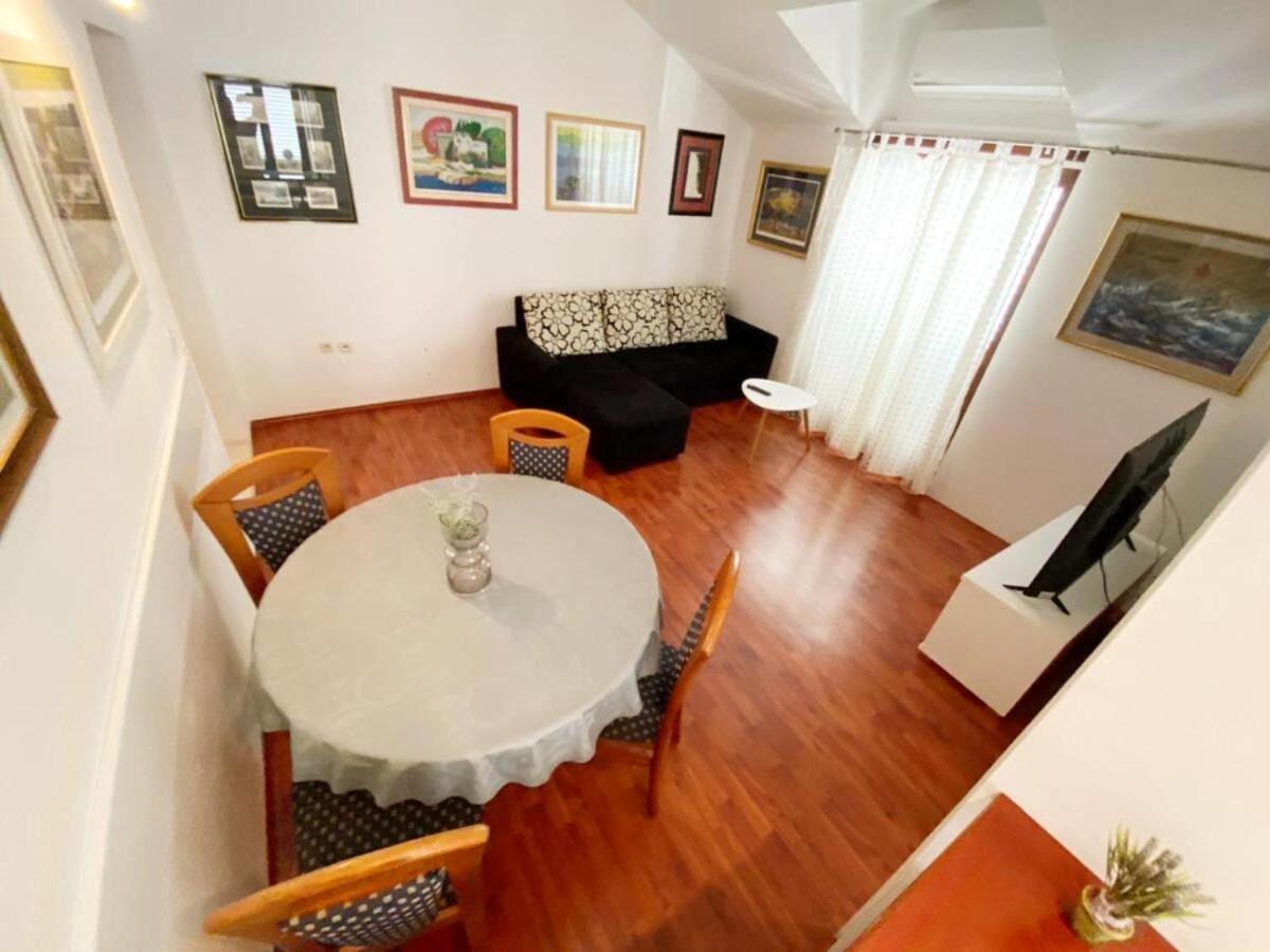 Apartments Mila - 2 bedrooms&free parking Makarska Buitenkant foto